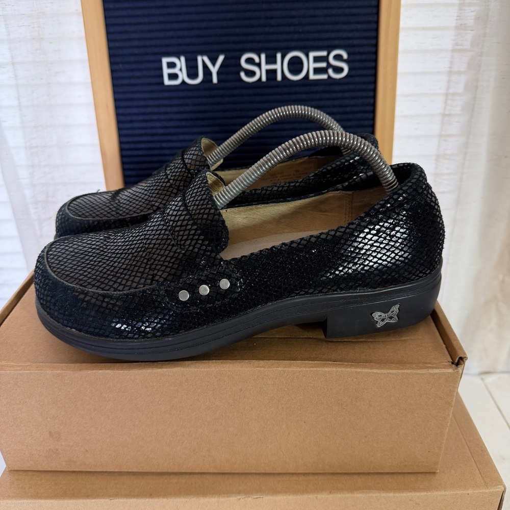 Alegria Taylor Pro Clog Loafers Size 39 Black Glossy Snake Print Shoes (bin A3)